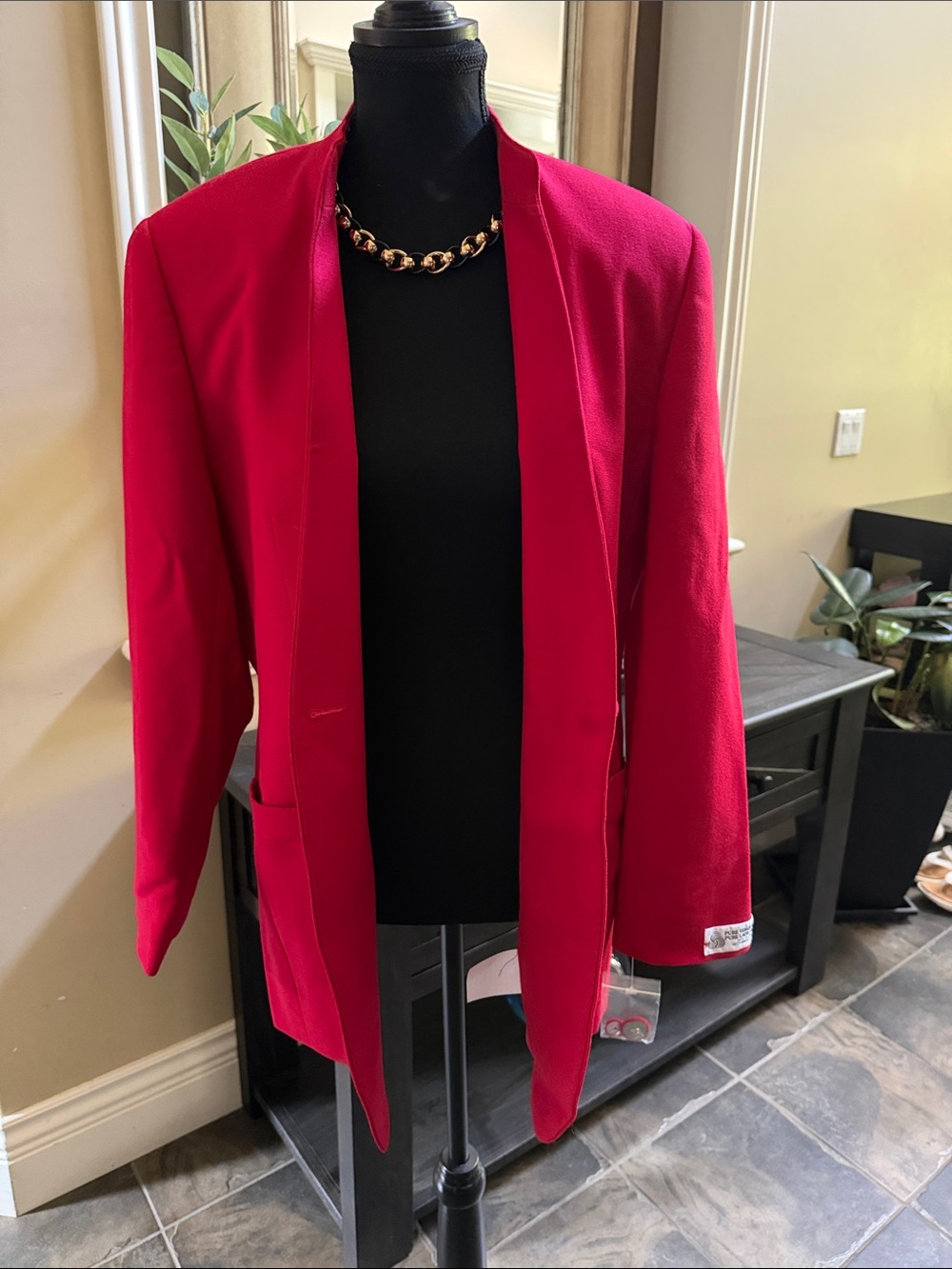 New w/o tags. 100% wool. Beautiful red blazer size 10